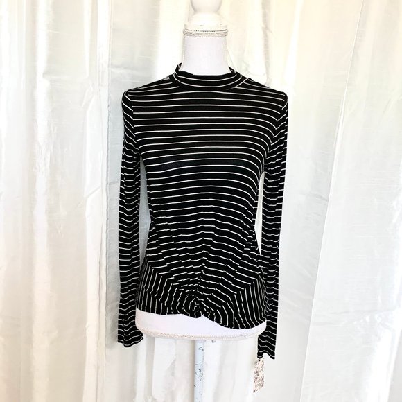 Pink Republic Tops - 🇺🇸🇺🇸SALE 3/$12  NWT   BLACK/WHITE TOP   XS